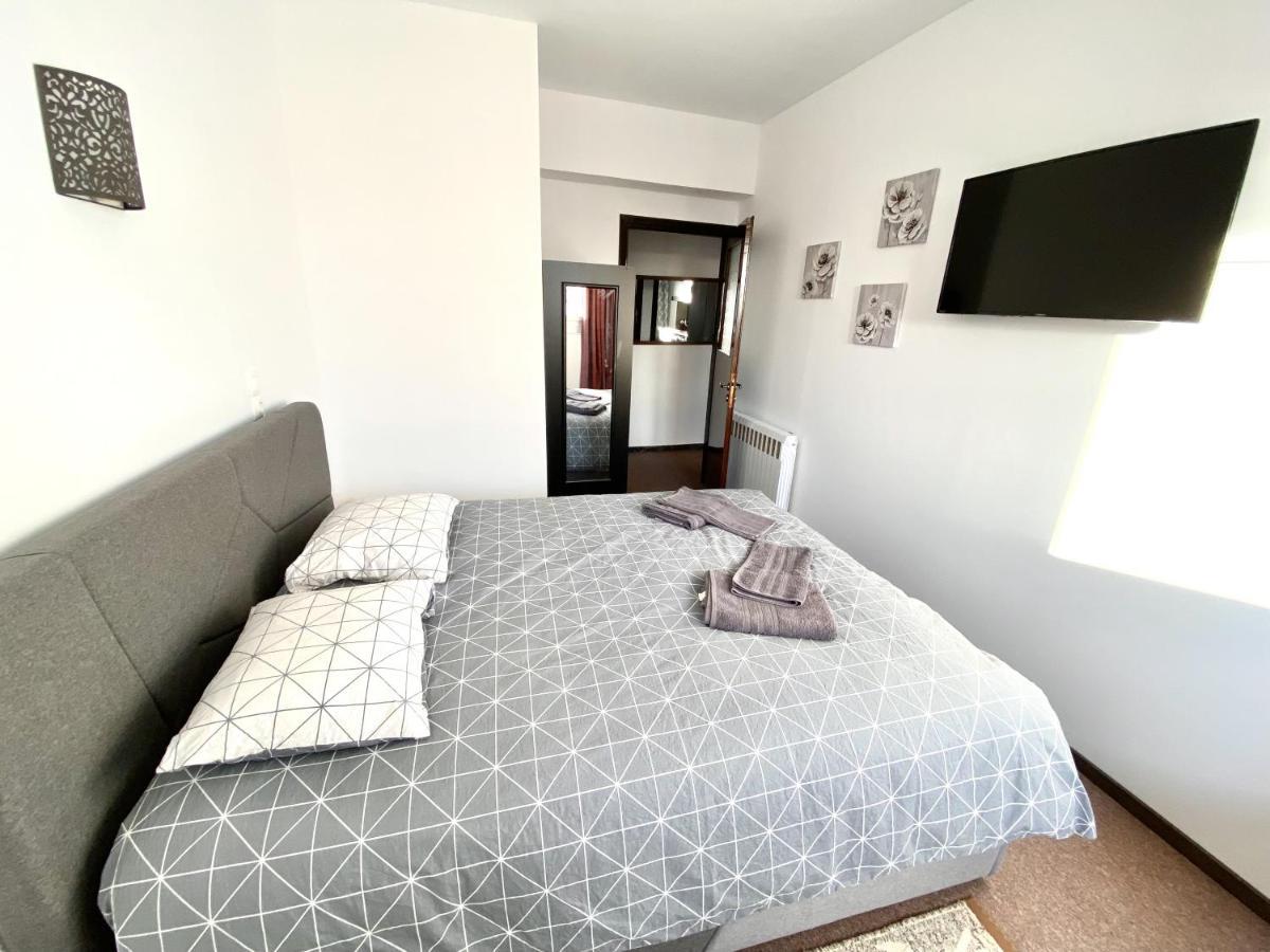 Classic 2 Bedroom Apartment Next To Metro - Marousi Atina Dış mekan fotoğraf