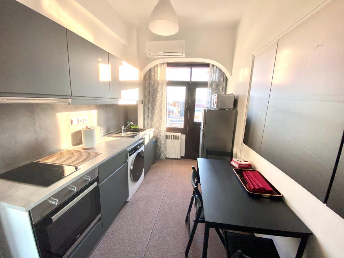Classic 2 Bedroom Apartment Next To Metro - Marousi Atina Dış mekan fotoğraf