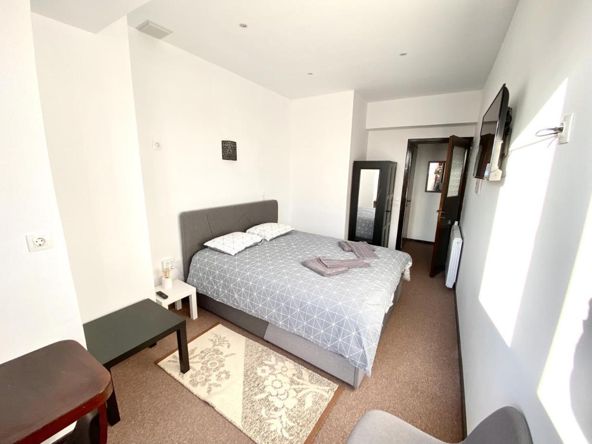 Classic 2 Bedroom Apartment Next To Metro - Marousi Atina Dış mekan fotoğraf
